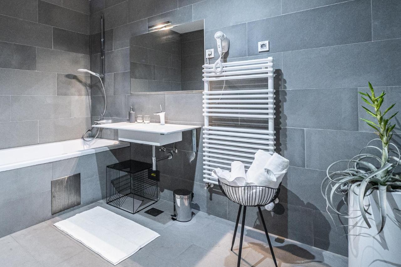 Vila Vipolze - Rooms & J. Suites 외부 사진